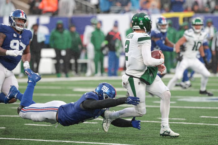 Jets' QB Zach Wilson sacked against the Giants